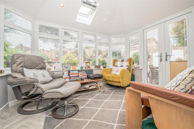4 bed Detached for sale Image 5