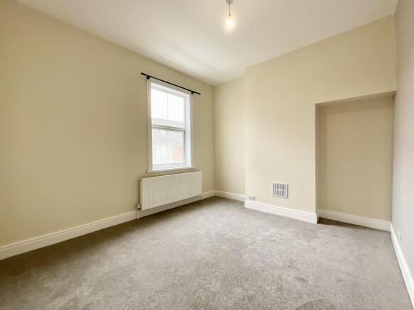 3 bed Terraced to rent Image 8