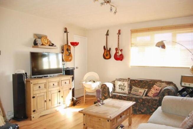 L-Shaped Lounge Image 2