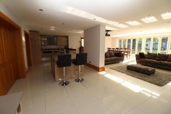 kitchen/diner/family