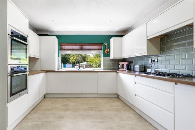 4 bed Semi-Detached for sale Image 9