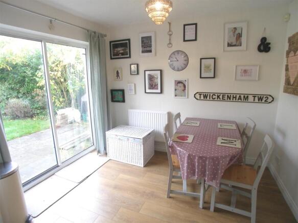 5 The Thatchers dining.jpg