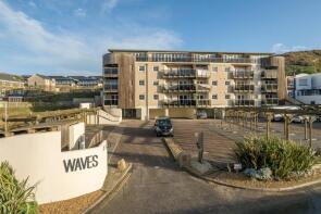 4, Waves, Tregurrian Hill, Watergate Bay, Newquay TR8 4AY