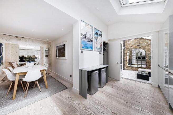 Kitchen Dining Area