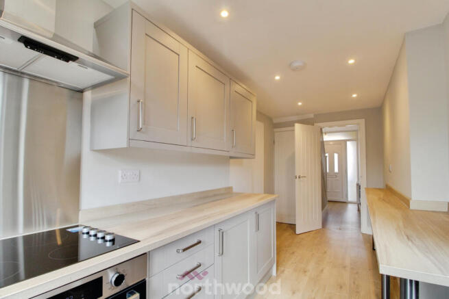 3 bed Terraced to rent Image 3