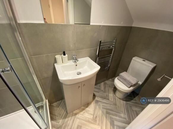 2 bed Flat to rent Image 8