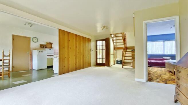 Entrance Hall/Dining Room