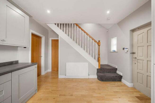 4 bed Detached for sale Image 5