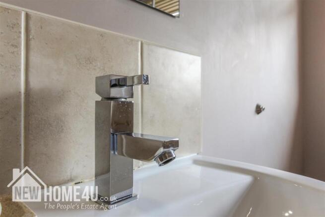 FAMILY BATHROOM: