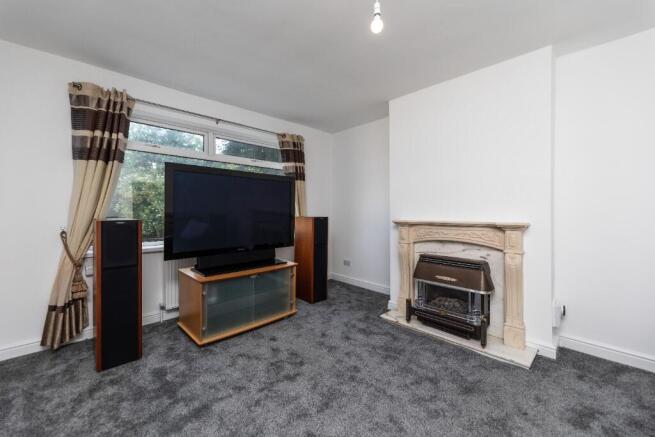 4 bed Semi-Detached for sale Image 6