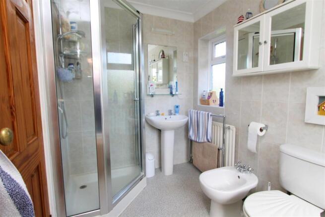 Bathroom1.jpg