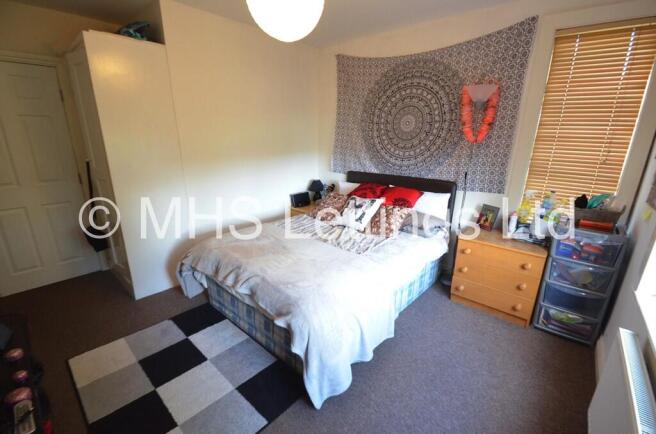 4 bed Terraced to rent Image 6