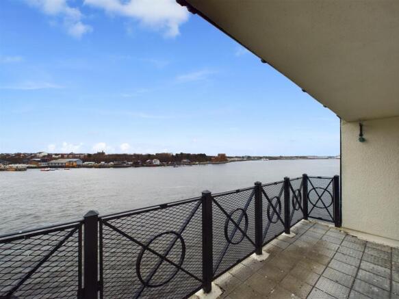 NEW BALCONY 2.jpg