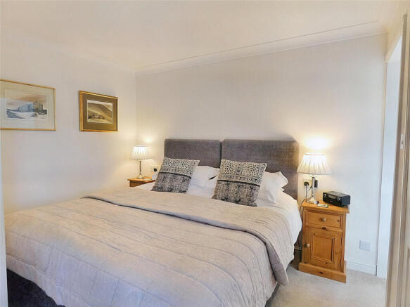 4 bed Detached for sale Image 10