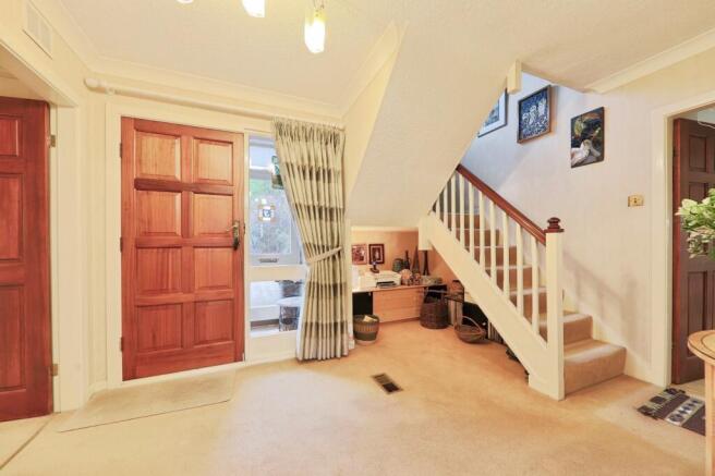 5 bed Detached for sale Image 5