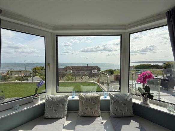 5 bed House for sale Image 7