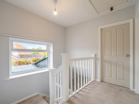 3 bed Semi-Detached to rent Image 11