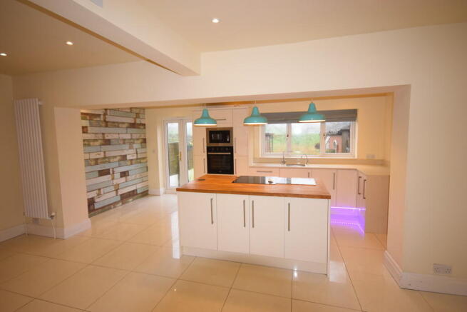KITCHEN/DINER