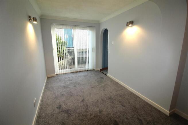 3 bed Semi-Detached to rent Image 5