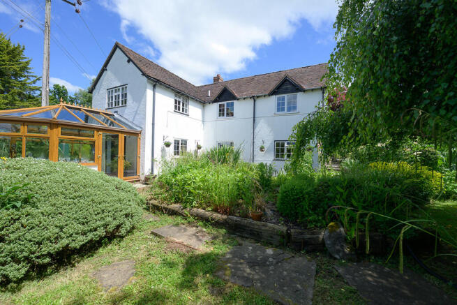 Oaklands Cottage-...