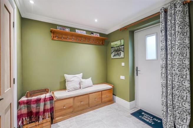 4 bed Detached for sale Image 7