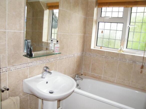 FAMILY BATHROOM