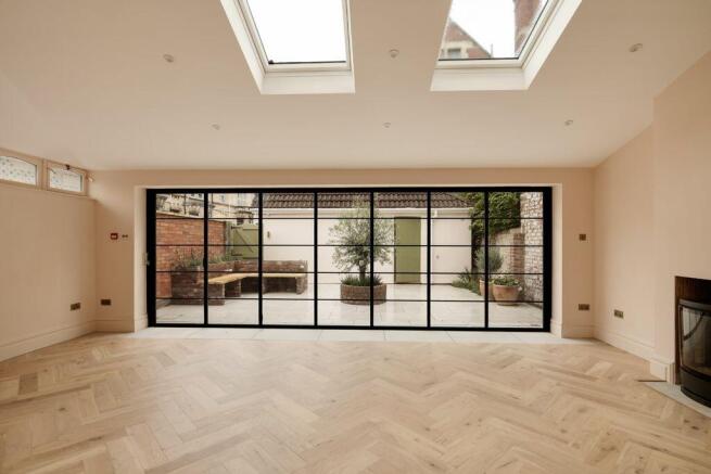 Family/dining room