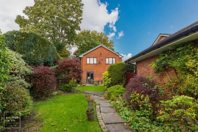 Thorneycroft, Leigh, WN7 photo 4