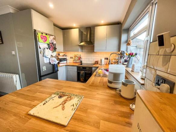 tlc_47d70820-65b5-46a3-b6cc-c7b494387a9a_5302119.j