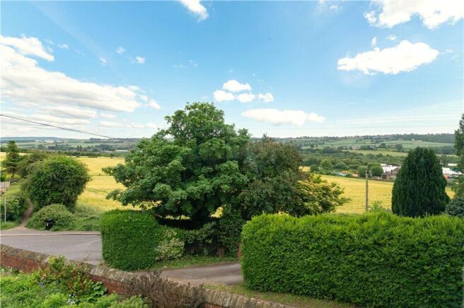 4 bed Detached for sale Image 12