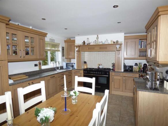 Kitchen / Dining room