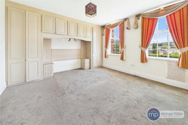 3 bed Flat for sale Image 12
