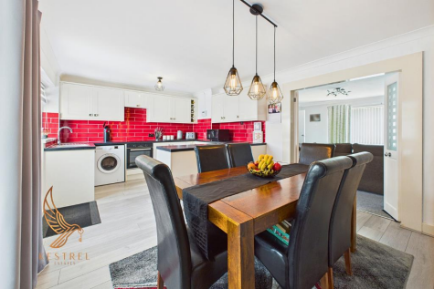 Katrina Grove, Featherstone