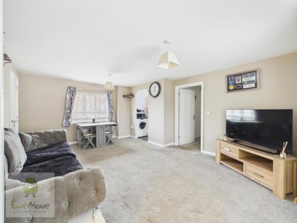 Toad Hall Crescent, Chattenden, Rochester ME3 8PA photo 2