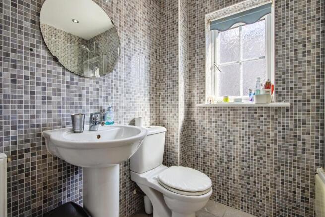 4 bed Detached for sale Image 11
