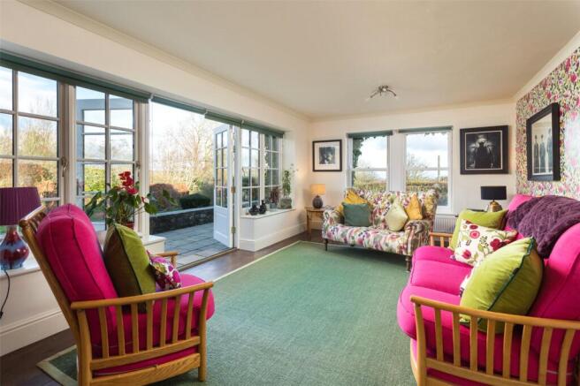 6 bed Detached for sale Image 8