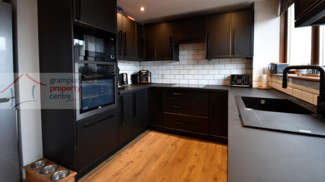 kitchen 4 .JPG