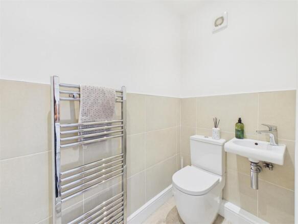 3 bed Terraced for sale Image 11