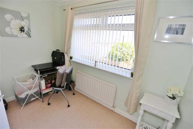 BEDROOM 3 (REAR)
