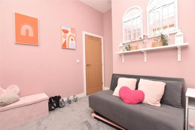 3 bed Town House for sale Image 7