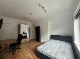 8, 6 Pinnacle Apartments, Maxwell Road, Northwood HA6 2YF