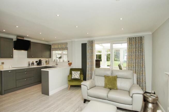 Kitchen/Lounge