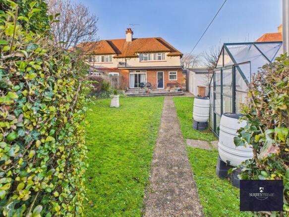 Three Bedroom Semi-Detached House Guildford Road, Effingham photo 4