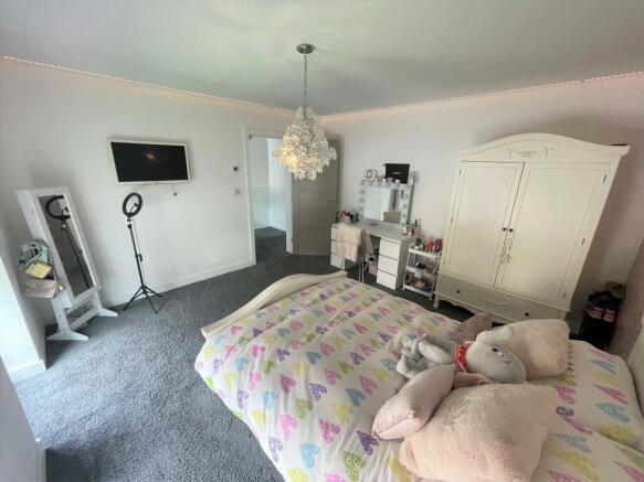 BEDROOM 2E