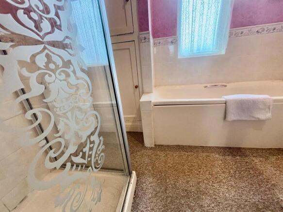 Bathroom / WC: