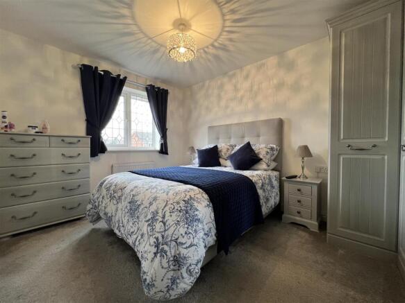 Master_Bedroom_(2).jpg