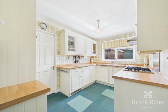 3 bed Bungalow for sale Image 4