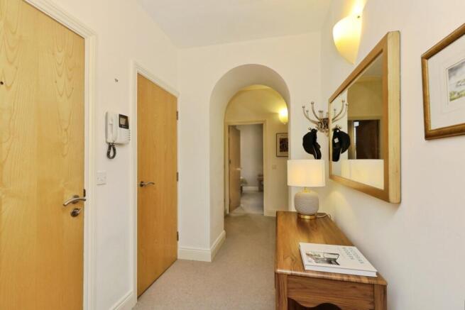 3 bed Flat for sale Image 7