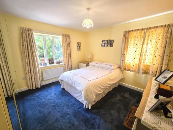 2 bed Detached Bungalow for sale Image 11