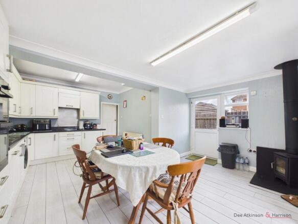 3 bed Semi-Detached for sale Image 6